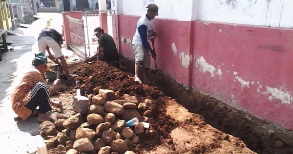 YP2B Dukung Pembangunan Toilet dan Fasilitas Sekolah di MI Cibeureum Legok Sukabumi